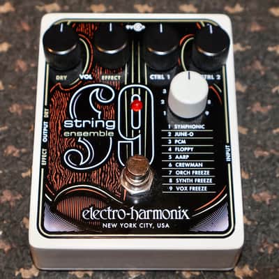 Electro-Harmonix String9 String Ensemble 2022 - Present - White / Brown Graphic image 4