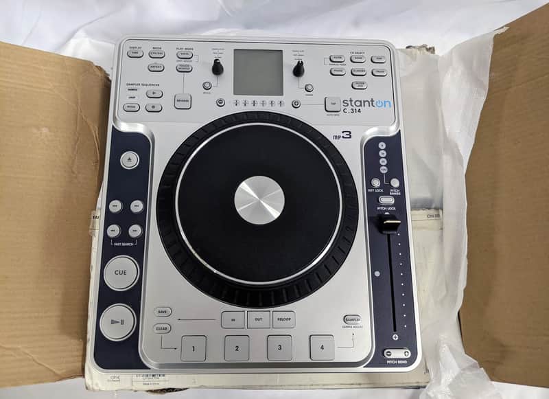 Stanton C.314 DJ Tabletop CD Player With Mp3 Playback Mixer Turntable - Working in Orig. Box image 1