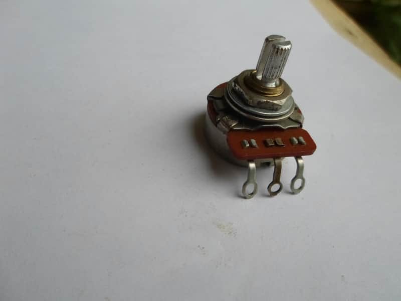 Vintage Fender Stratocaster 1966 pot 250K Strat image 1
