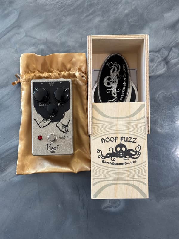 EarthQuaker Devices Hoof Hybrid Fuzz 20th Anniversary Edition 2024 - Platinum Vein / Black image 1