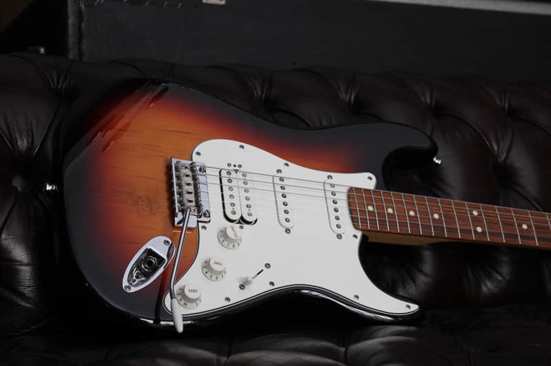 Fender Stratocaster mexico 2018 - Sunburst image 1