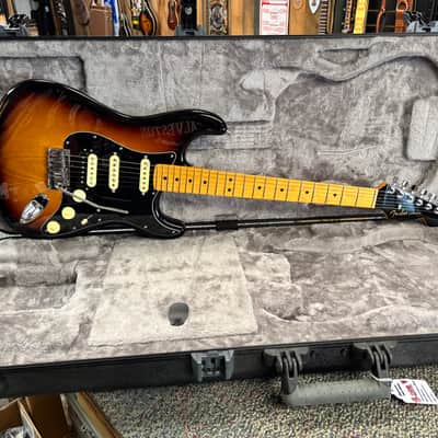 Fender American Ultra Luxe Stratocaster 2021 - Sunburst image 17
