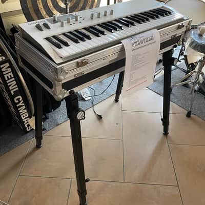 Waldorf Blofeld Keyboard 49-Key Synthesizer 2009 - Present - White image 4