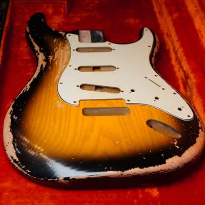 Freakaster Stratocaster Relic Body 2 Tone Sunburst image 1