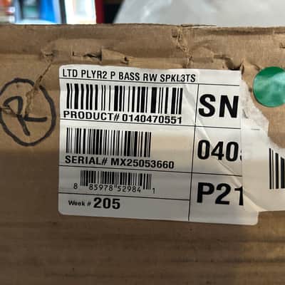 Fender  Limited Edition Player II Precision Bass  2025 - Sparkle 3-Color Sunburst / 9lbs. 4.0oz. #MX25053660 image 12