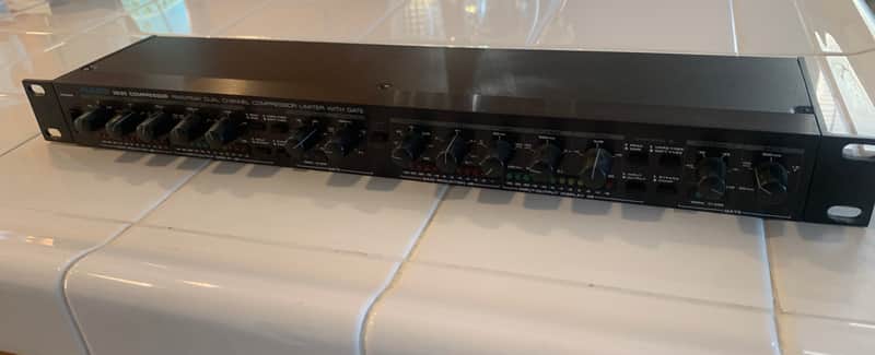 Alesis 3630 Dual-Channel Compressor / Limiter with Gate | Reverb