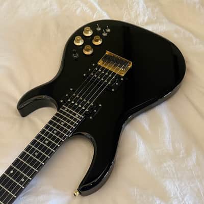 Carvin (Kiesel) DC200 Boutique Super Strat Style Guitar - Neck Through - Black - Made in USA - Free Pro Setup image 6