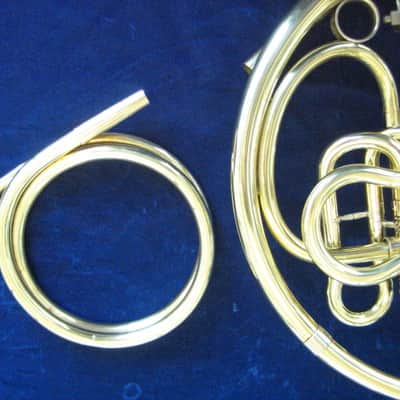 Alexander 92M Vienna Horn with Marcus Bonna Case, Mint! image 15