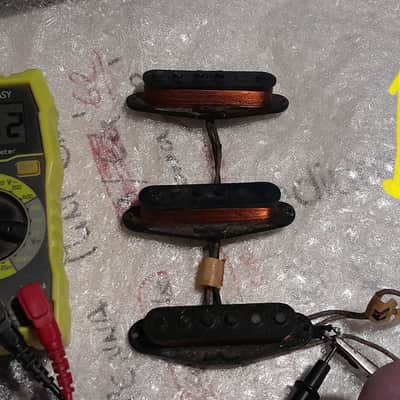 1963 Fender stratocaster pickups pre-CBS vintage original matched set, all original wires & windings - clean for their age -- Fairly hot set -- Bridge 6.12k, Middle 5.96k, Neck 6.0. parts for luthier restoration project '63 1960s 60s Strat image 3