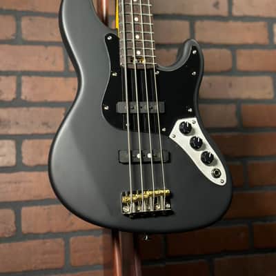 Woodcraft Electric Guitars JB4 Mini "Shortest-Scale" 4-String Electric Bass Black image 2