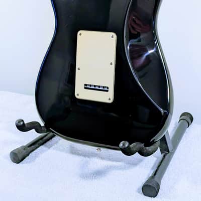 2002 Fender American Deluxe Stratocaster with Maple Fretboard - Montego Black image 15