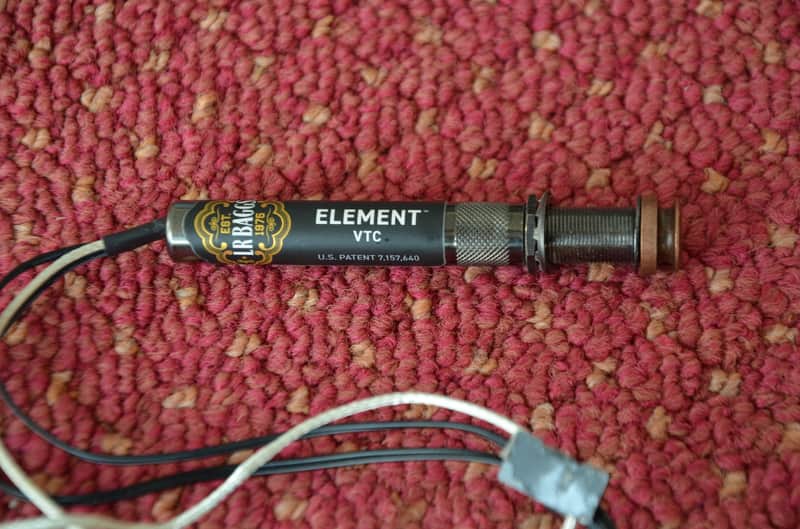 L.R.Baggs Element VTC * top notch Acoustic pickup system * 9V battery * image 1