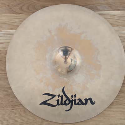 Great Condition Zildjian 16" A Custom Crash Cymbal - Brilliant Finish image 3