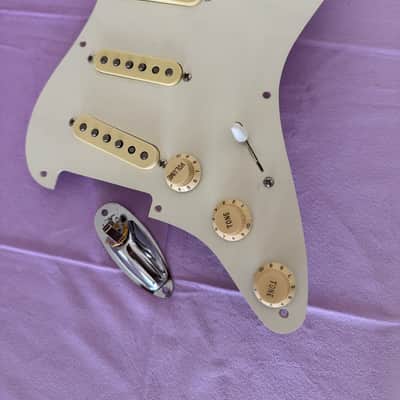 Fender Custom shop ‘54 loaded pickgard 54 - White image 2