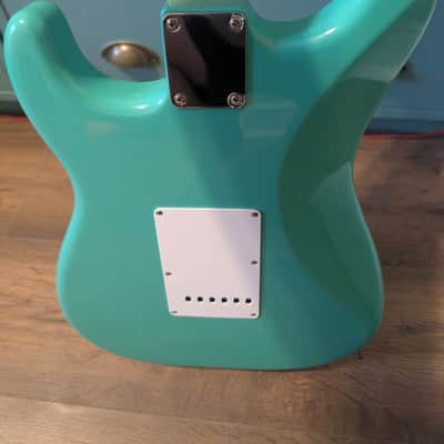 Fender Vintera III Early '60s Stratocaster 2025 - Present - Sea Foam Green image 5