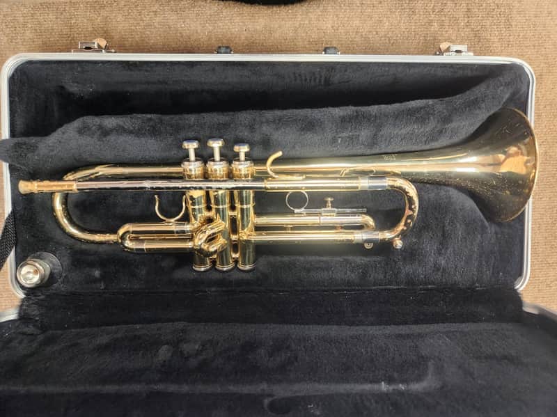 Getzen 300 Series Trumpet with Case image 1