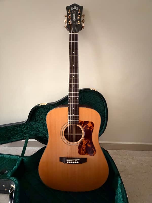 Guild D-40