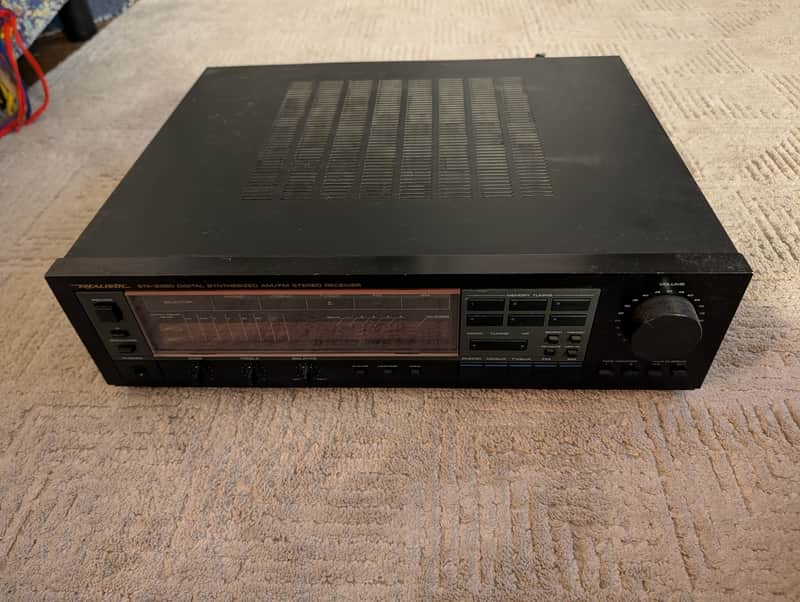 Realistic STA-2380 Digital Synthesized AM/FM Stereo Receiver - 100W RMS image 1
