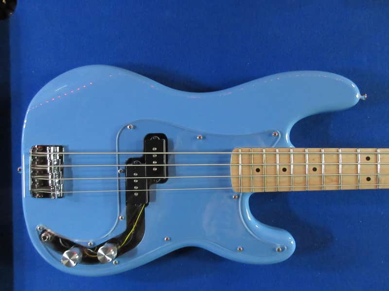 ~Cashified~ Squier Precision Bass w/Clear Pickguard: Check out the Electronics image 1