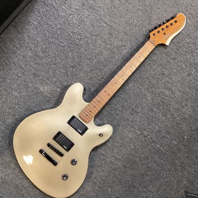 Squier Starcaster Contemporary Active Semi-Hollow Body Electric Guitar image 2