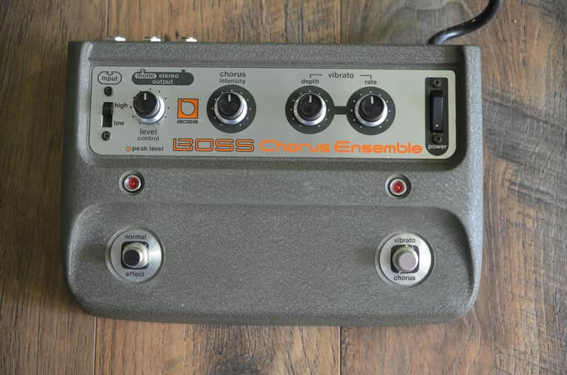 Boss Roland CE-1 Chorus Ensemble Vintage w/ box & manual 1970s