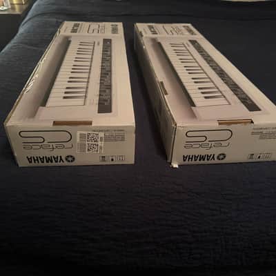 Yamaha Reface CS Mini Mobile Keyboard 2015 - Present - White image 3