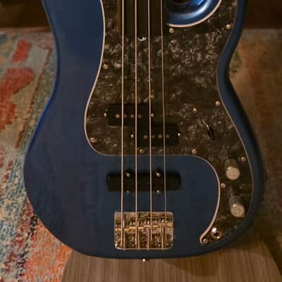 FENDER TONY FRANKLIN ARTIST SERIES P/J FRETLESS 4 STRING BASS LAKE PLACID BLUE WITH CASE- 2020 image 2
