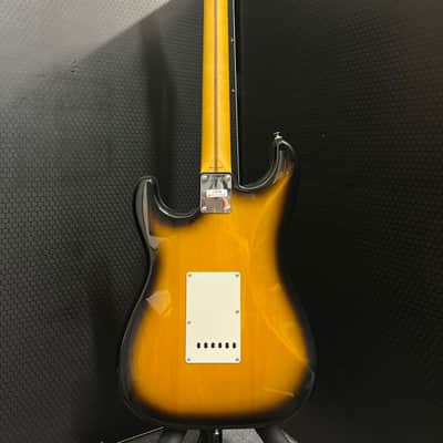 Fender JV Modified '50s Stratocaster HSS 2022 - Present - 2-Tone Sunburst image 6