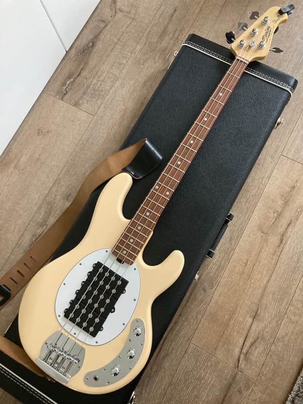 Sterling by musicman StingRay 2022 White image 1