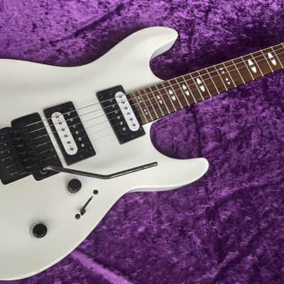 REDUCED Dean Vendetta 4.0*rare & fine neck-thru model made in Korea 2008*top rock guitar that sounds/plays/looks really great*floyd rose! image 2