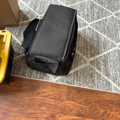 (4) QSC KLA12 KLA Series 12" Powered Line Array Speakers with Bags image 17