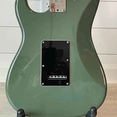 Fender Stratocaster 2015-2017 - Olive image 5
