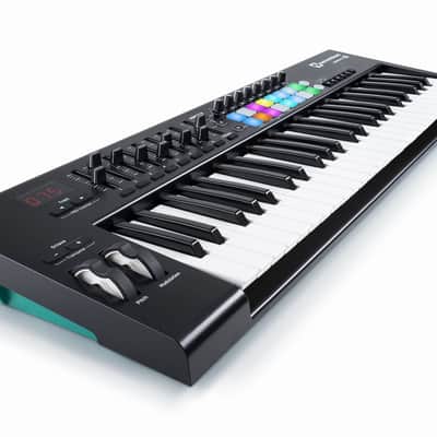 Novation Launchkey 49 MkII 49-Key USB Keyboard Controller - Used image 2