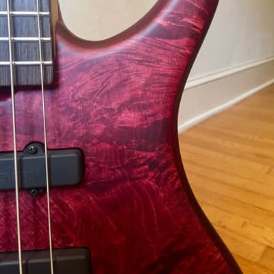 Roscoe Century Standard Plus 2017 Satin Red image 5