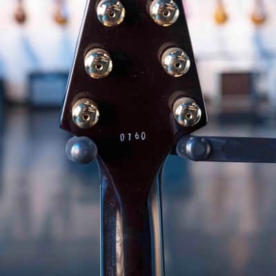 GIBSON GUITAR OF THE MONTH  50TH ANNIVERSARY FLYING V 2008 - BRIMSTONE BURST WITH CASE image 4