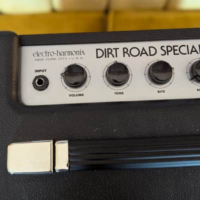 Electro-Harmonix Dirt Road Special Reissue 40-Watt 1x12" Guitar Combo -Black image 3