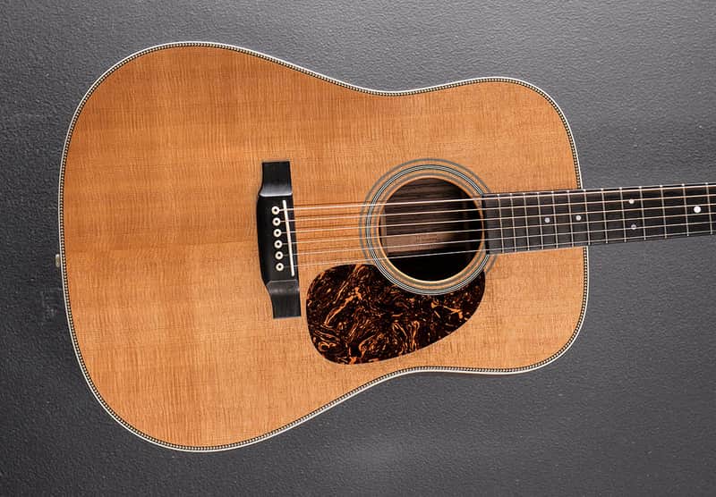 MARTIN HD-28 '10: $2650 (was $5234.99!) - SAVE 49%!