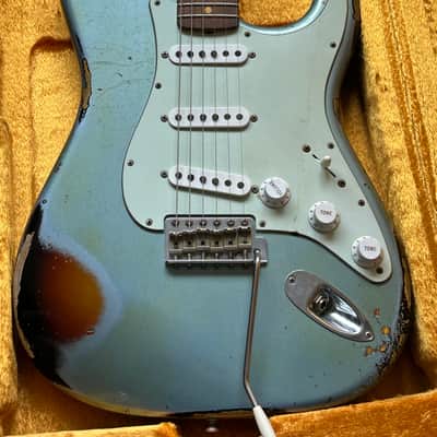 Fender Stratocaster 1962 Heavy Relic Faded Lake Placid Blue over Sunburst image 1