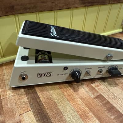 Fulltone Mini Deja Vibe MDV-2 White image 3