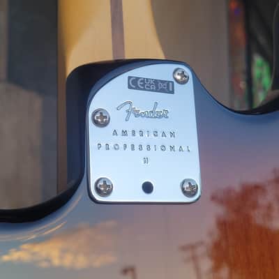 Fender American Professional II Stratocaster, Rosewood Fingerboard, Anniversary 2-Tone Sunburst image 11