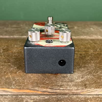 Walrus Audio Jupiter Multi-Clip Fuzz V2 2017 - 2025 - Grey / Red image 7