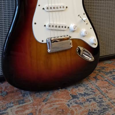 Fender American Vintage '70s Stratocaster 3 tone sunburst Rosewood Fretboard 2005 (Video attached) image 3