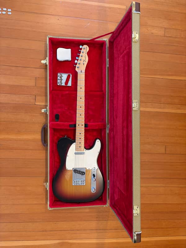 Fender Highway One Telecaster with Maple Fretboard 2006 - 2011 - 3-Color Sunburst