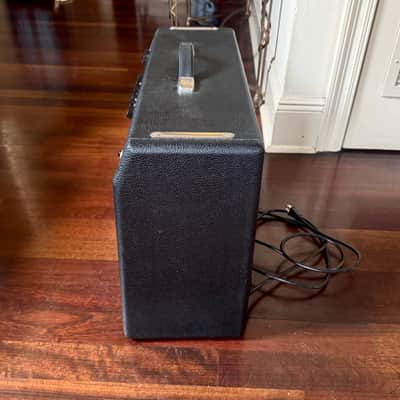 Fender '65 Deluxe Reverb Reissue 22-Watt 1x12" Guitar Combo 1994 - Present - Black image 7