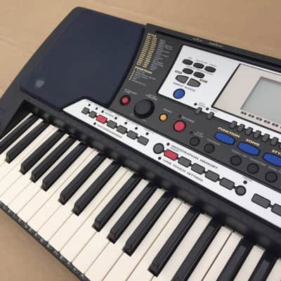 Yamaha PSR-540 Synthesizer Arranger Piano Keyboard + Accessories image 2