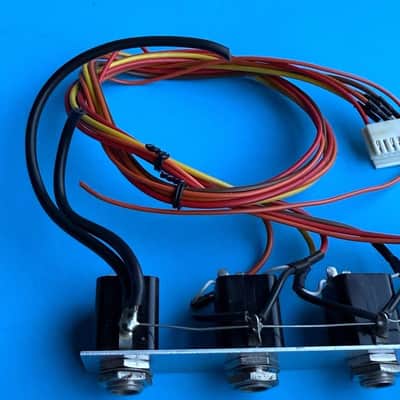 KORG LP-10 Vintage Electronic Piano Synthesizer Part: Rear Socket I/O & Harness image 7