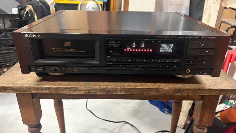 Sony Compact Disc Player - CDP-C15esD  W/Remote