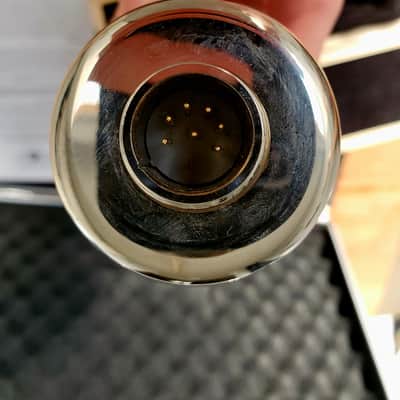Vanguard Audio Labs V13 Large Diaphragm Multipattern Tube Condenser Microphone 2010s - Maroon image 7