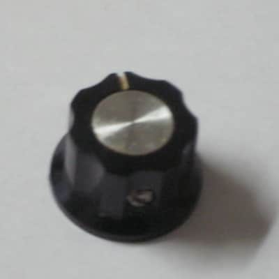ONE used Toya B-1122 Vintage Boss Pedal Replacement KNOB, JAPAN, 1980s, fits split shaft pot - for OD1,DM2,PH1,CE2&more [NO pot/NO pedal(s)] black hard plastic, top side has silver colored reflector, 1 set screw, center under-side is brass color metal image 12