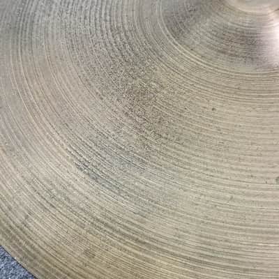 Used Vintage Zildjian Heavy Ride Cymbal 22" 3296 grams - Fair image 4